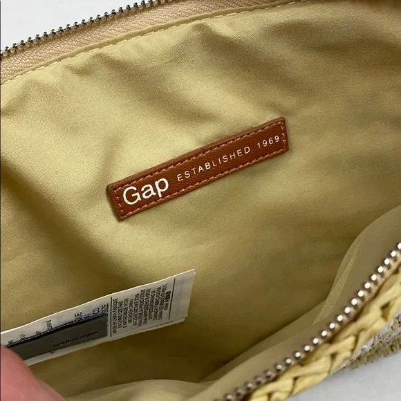 NWT GAP Tan & White Woven Straw Zippered Clutch - Picture 6 of 8